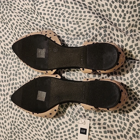 Gap Tan with Black Polka Dot Pointed Toe Ballet Flats - Picture 3 of 5